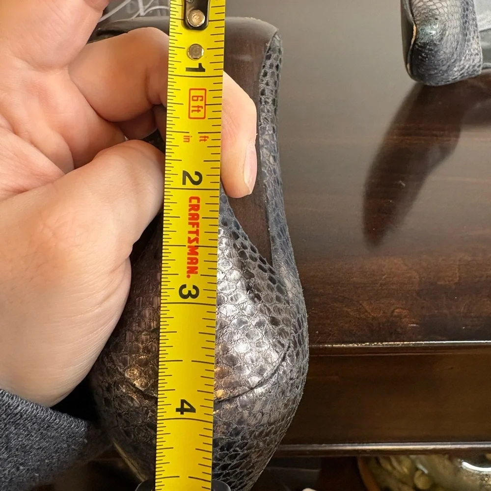 Stuart Weitzman Grey metallic Snake Embossed Leather Pointed Toe Pumps |